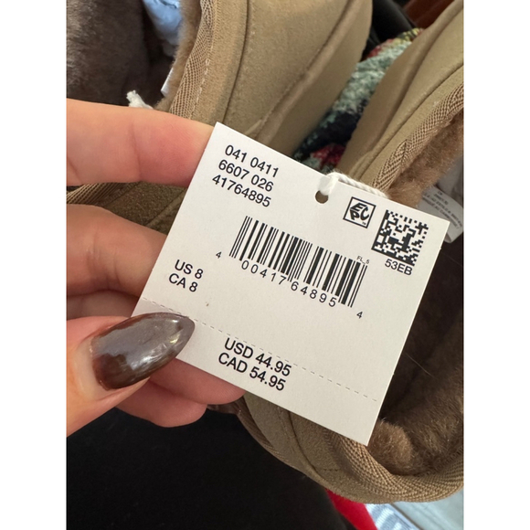 American Eagle Slippers, Size 8, Beige - Picture 7 of 8